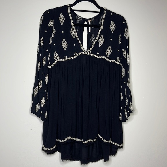 Free People Embroidered Bell Sleeve Top XS - Picture 2 of 6